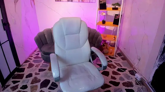 NiickyJones online show from 10-16-25, 01:41