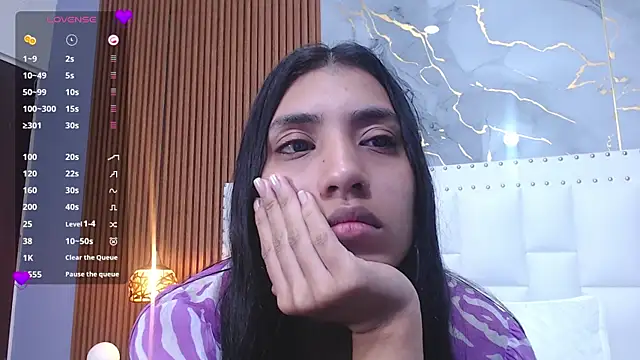 littlee emilyy  online show from 01-15-25, 09:13