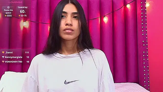 littlee emilyy  online show from 02-06-25, 03:16