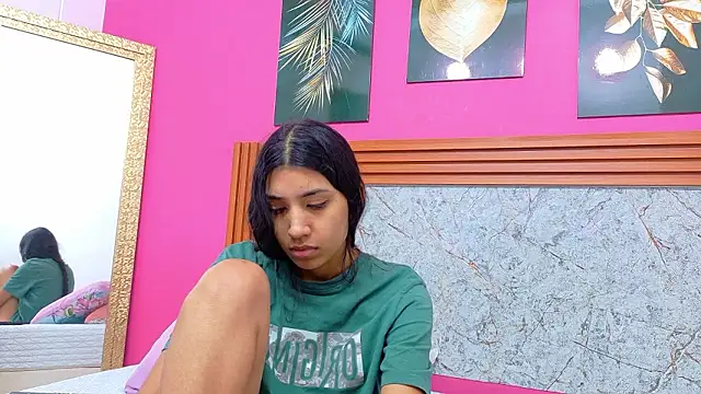 littlee emilyy  online show from 03-17-26, 12:52