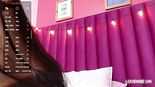 littlee emilyy  online show from 02-12-25, 06:08