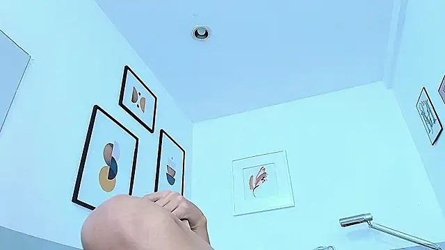 littlee emilyy  online show from 12-24-24, 08:27