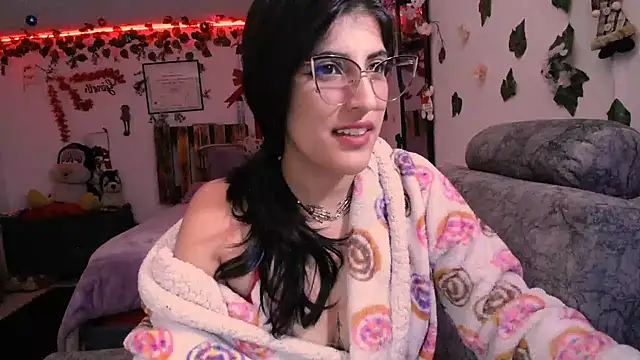 Snapshot of azahar__ziiz chatting on 12-18-24, 02:21 azahar  ziiz online show from 12-18-24, 02:21