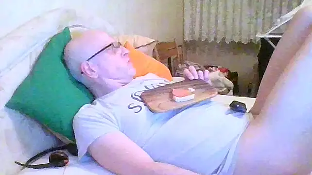 Snapshot of HornyRalfi55 chatting on 03-02-25, 04:14 HornyRalfi55 online show from 03-02-25, 04:14