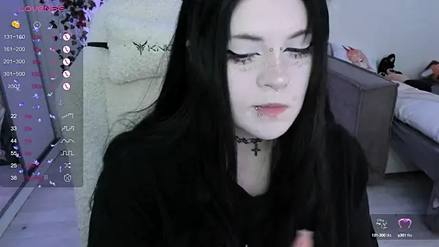 SelenaCute online show from 10-17-25, 05:33