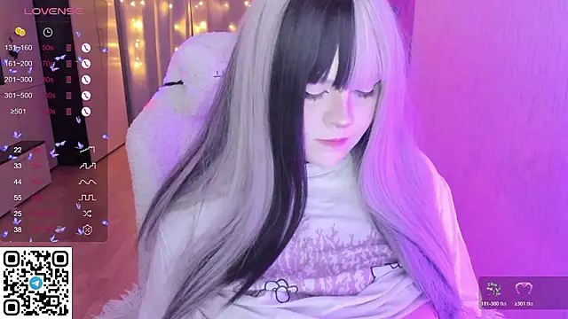 SelenaCute online show from 02-05-26, 04:41