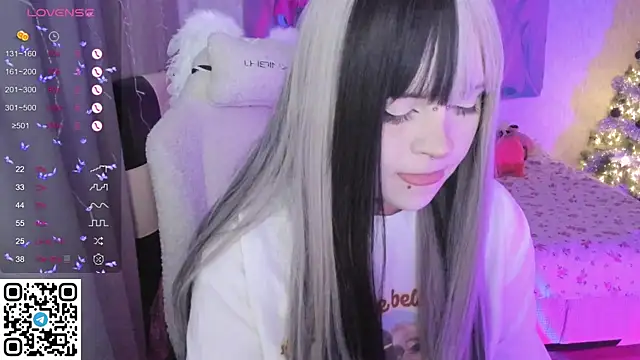 SelenaCute online show from 12-16-25, 07:12