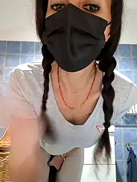 Silvia Zeno online show from 10-13-25, 05:47