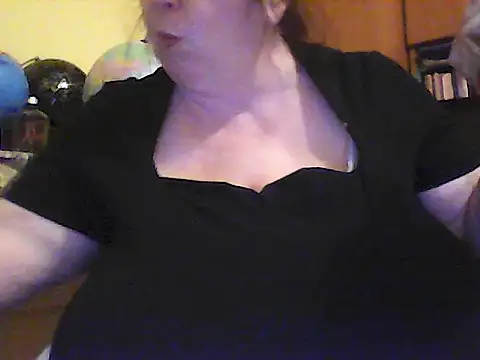 Snapshot of Nataliesbestjuggs chatting on 05-28-26, 08:26 Nataliesbestjuggs online show from 05-28-26, 08:26