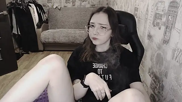 AmeliaKamishiro online show from 02-13-25, 08:03