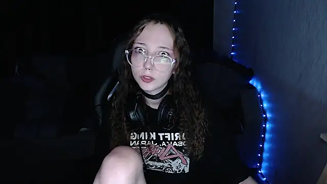 AmeliaKamishiro online show from 10-07-25, 08:10