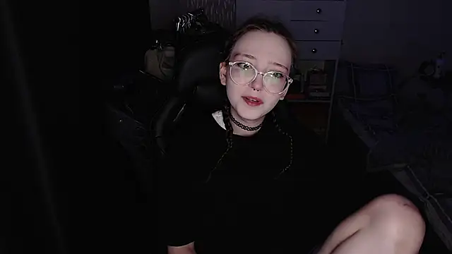 AmeliaKamishiro online show from 11-17-25, 01:31
