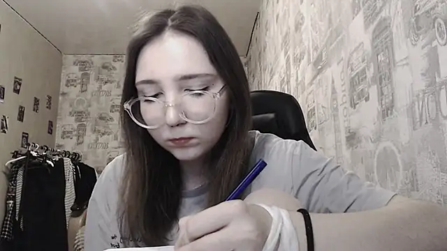 AmeliaKamishiro online show from 02-04-25, 06:17