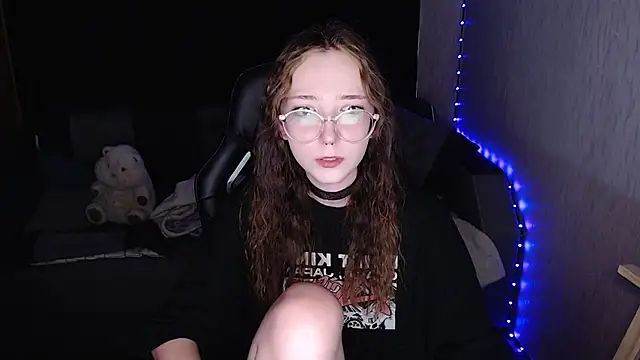 AmeliaKamishiro online show from 10-09-25, 07:42