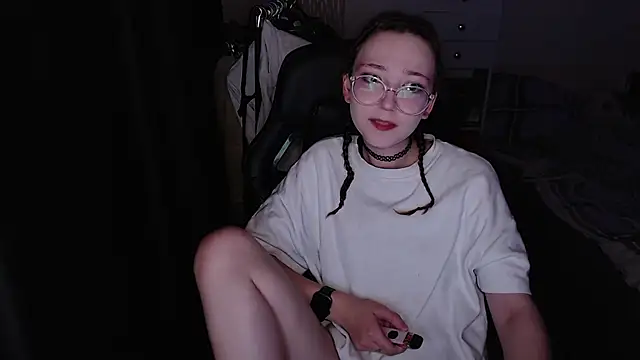 AmeliaKamishiro online show from 11-25-25, 01:39