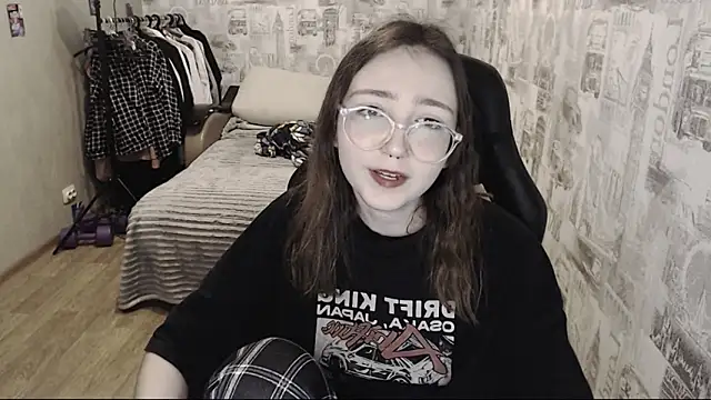 AmeliaKamishiro online show from 12-06-24, 01:49