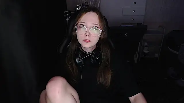 AmeliaKamishiro online show from 12-19-25, 02:52