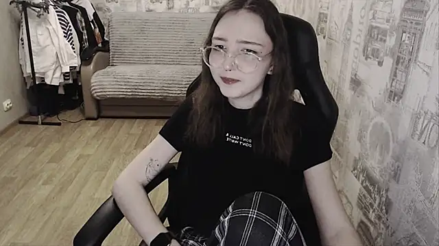 AmeliaKamishiro online show from 01-04-25, 02:56