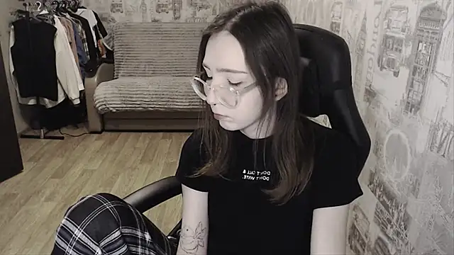 AmeliaKamishiro online show from 01-10-25, 04:30