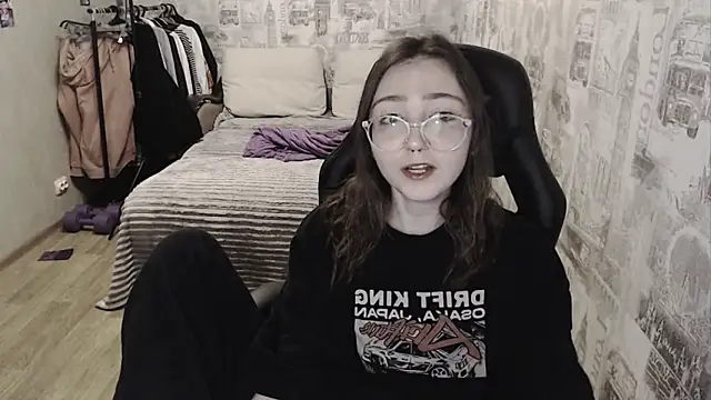 AmeliaKamishiro online show from 12-19-24, 02:13