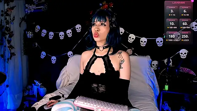 kitty roxy online show from 11-16-25, 04:06