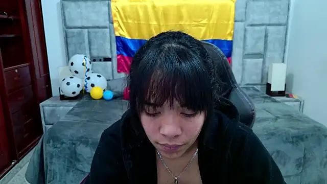 Snapshot of laureentt_ chatting on 07-06-26, 03:13 laureentt online show from 07-06-26, 03:13