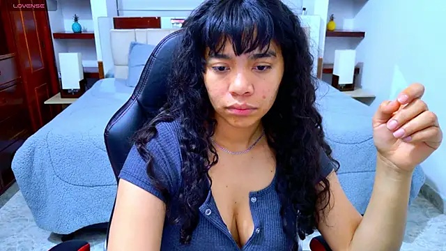 laureentt  online show from 11-12-25, 03:10