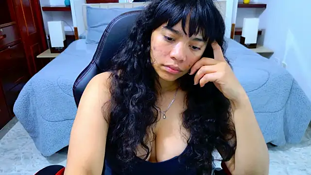 laureentt  online show from 11-05-25, 03:09