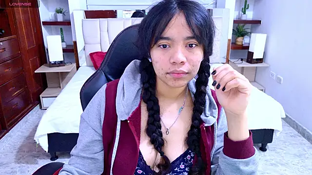 Snapshot of laureentt_ chatting on 09-09-25, 03:05 laureentt online show from 09-09-25, 03:05