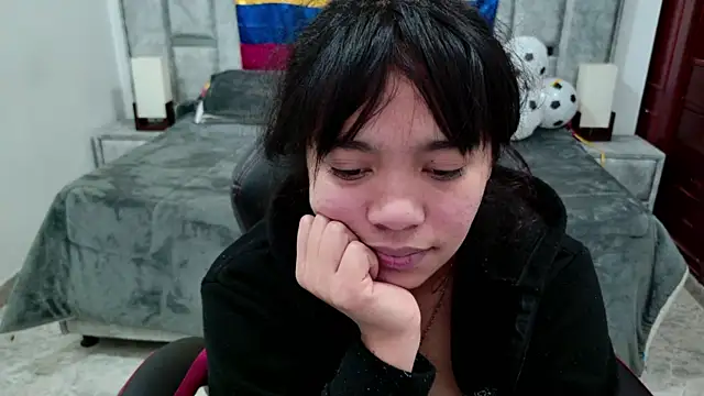 Snapshot of laureentt_ chatting on 06-18-26, 09:14 laureentt online show from 06-18-26, 09:14