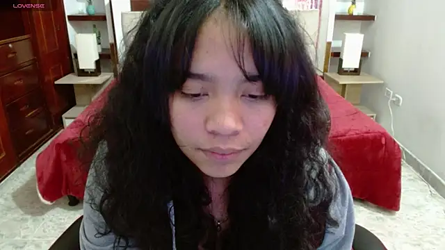 Snapshot of laureentt_ chatting on 03-06-25, 06:19 laureentt online show from 03-06-25, 06:19