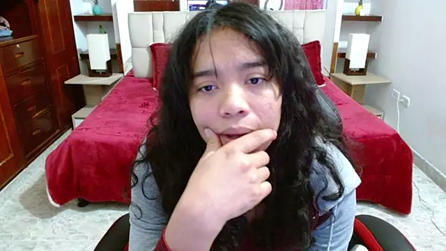 Snapshot of laureentt_ chatting on 03-07-25, 09:18 laureentt online show from 03-07-25, 09:18