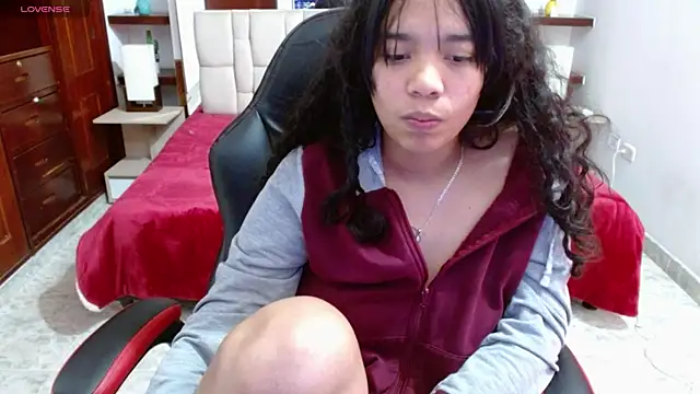 Snapshot of laureentt_ chatting on 02-28-25, 09:36 laureentt online show from 02-28-25, 09:36