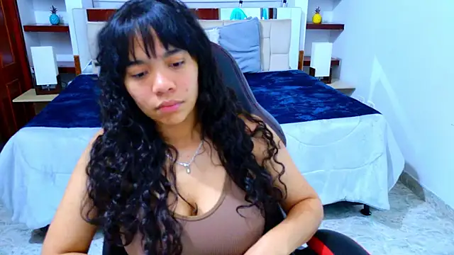 laureentt  online show from 11-24-25, 03:17