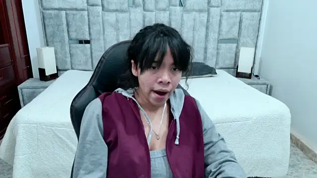 laureentt  online show from 03-21-26, 03:30