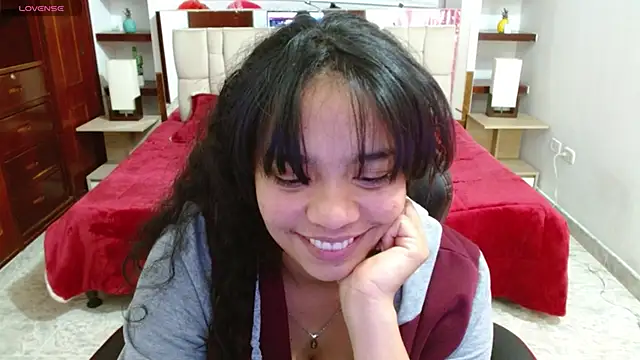 Snapshot of laureentt_ chatting on 03-03-25, 09:13 laureentt online show from 03-03-25, 09:13
