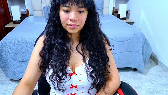 laureentt  online show from 11-03-25, 03:12