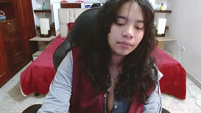 Snapshot of laureentt_ chatting on 03-07-25, 06:13 laureentt online show from 03-07-25, 06:13