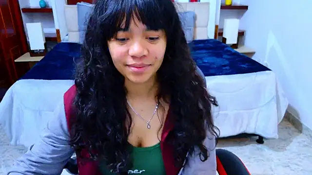 laureentt  online show from 11-22-25, 03:16