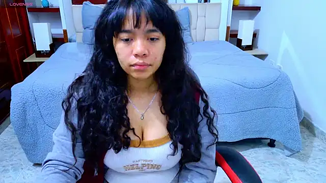 laureentt  online show from 11-15-25, 03:10