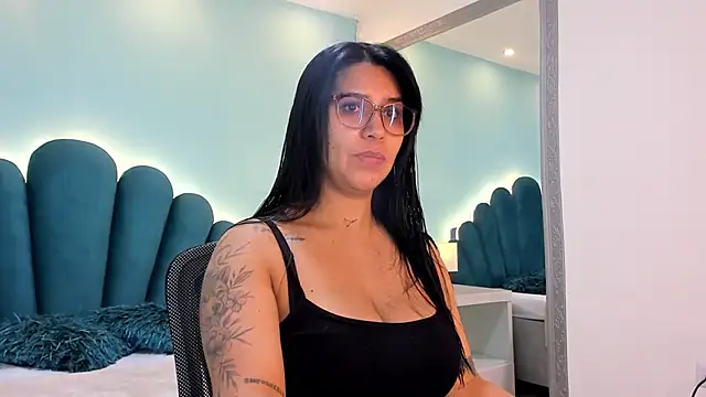 sharlott18 online show from 11-12-25, 01:48