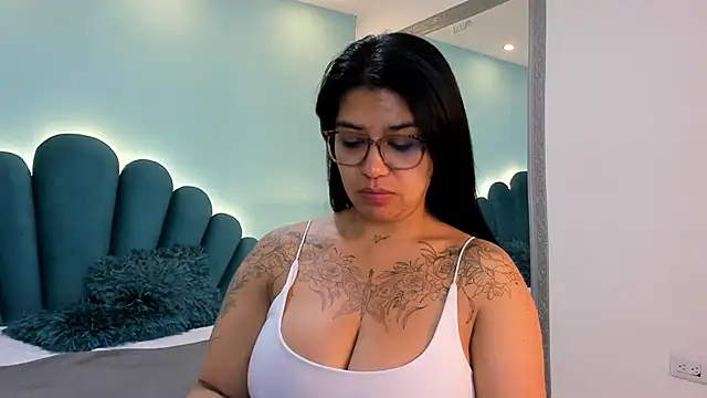 sharlott18 online show from 02-01-26, 11:41