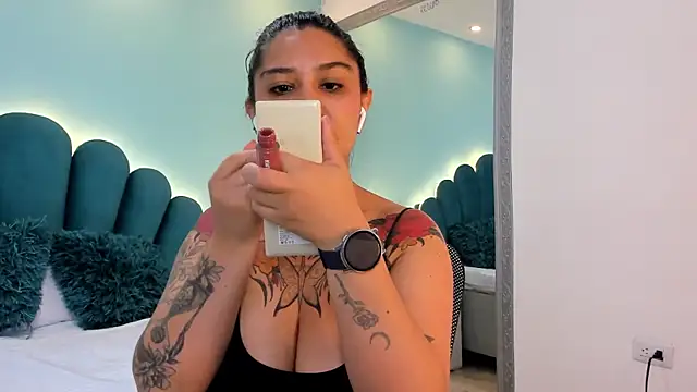 sharlott18 online show from 02-19-26, 12:57