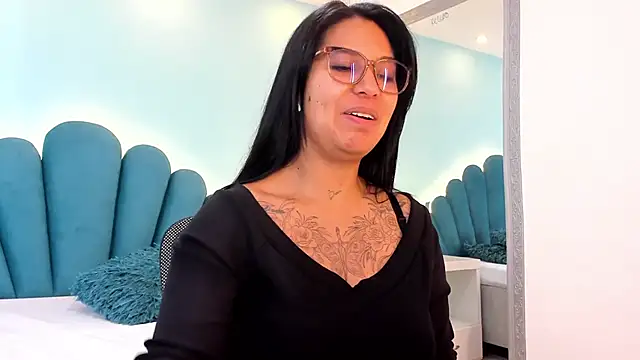 sharlott18 online show from 01-17-26, 01:15