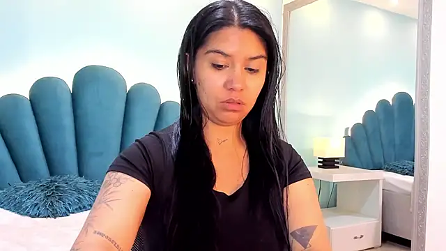 sharlott18 online show from 11-06-25, 01:48