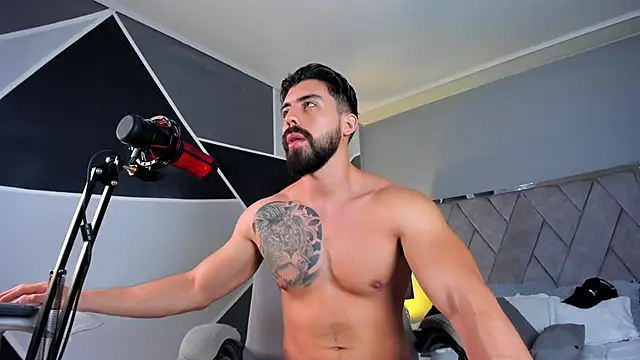 Snapshot of Markbrown chatting on 03-11-25, 12:44 Markbrown online show from 03-11-25, 12:44