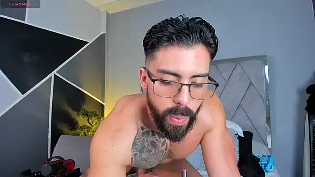 Snapshot of Markbrown chatting on 03-16-25, 11:59 Markbrown online show from 03-16-25, 11:59