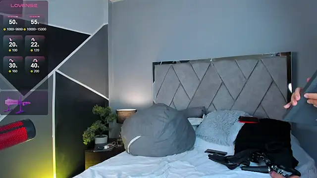 Snapshot of Markbrown chatting on 09-15-25, 08:20 Markbrown online show from 09-15-25, 08:20