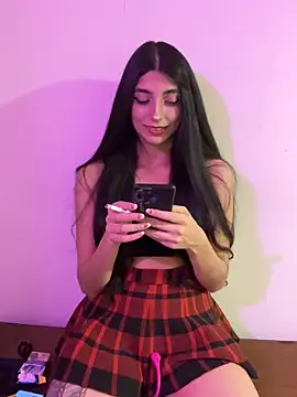 Snapshot of Felicia_smok3 chatting on 03-23-25, 04:05 Felicia smok3 online show from 03-23-25, 04:05