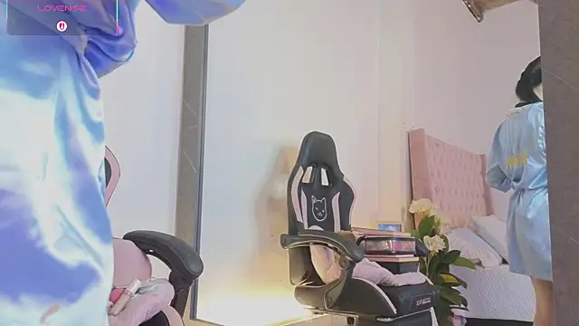 Snapshot of _Linoshka_1 chatting on 02-25-26, 08:30 Linoshka 1 online show from 02-25-26, 08:30